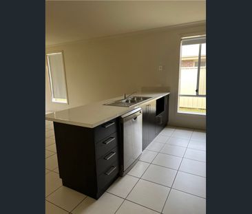 Spacious Four Bedroom Family Home. - Photo 3