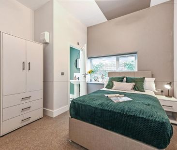 1 bedroom in a house share to rent - Photo 2