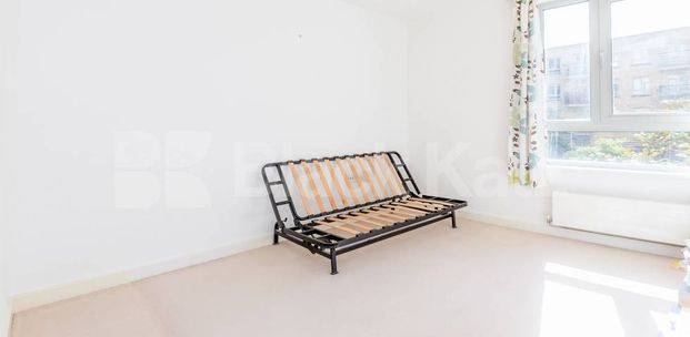 Spacious two bed two bath set in a modern development - Photo 1