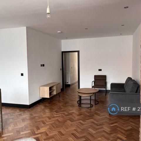 3 bedroom flat to rent - Photo 1