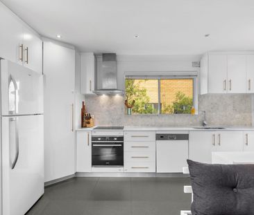 Beachside Top floor Gem - Photo 3