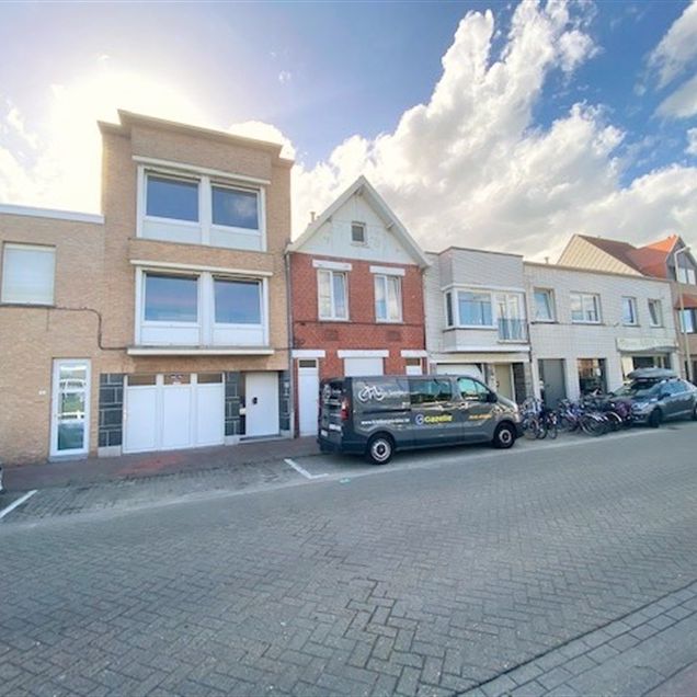 Erg centrale en goed gelegen Bel-Etage met garage en open zicht in Knokke centrum. - Photo 1