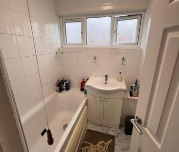 3 bedroom terraced house to rent - Photo 6