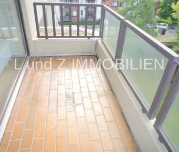 **Großzügig geschnittene super schöne 3 Zimmerwohnung** mit 2 Balko... - Photo 4