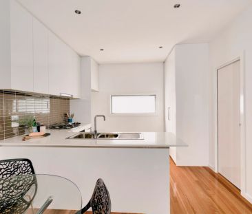 3 Bed, 1 Bath - Photo 5