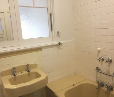 Charming family home - Photo 6