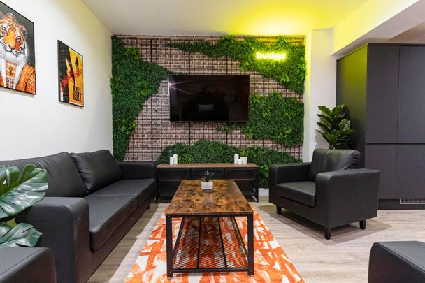 6 bedroom house to rent - Photo 1