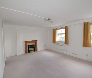 2 bedroom Apartment - LONGCROFT HOUSE, WELWYN GARDEN CITY - Photo 3