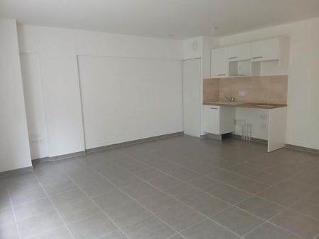 SANS FRAIS D'AGENGE - GRAND STUDIO 40 M2 - LA ROCHELLE - Photo 2