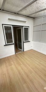 Room in a Shared Flat, North Circular Road, NW2 - Photo 4