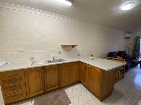 3/27 Camp Street, Mundingburra QLD 4812 - Apartment For Rent | Domain - Photo 3