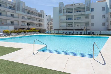 Middle Floor Apartment in San Pedro de Alcántara - Photo 3