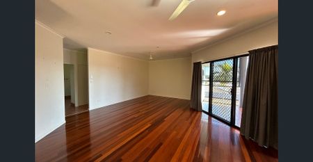 PEACE AND TRANQUILITY IN A QUIET CUL DE SAC FOR RENT! - Photo 2