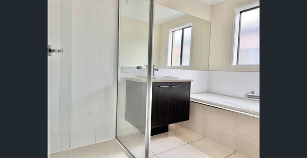 Cosy and Convenient! - Photo 1