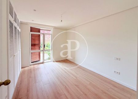 Luxury Villa for rent in Hortaleza, Chamartin, Autonomous Region of Madrid - Photo 4