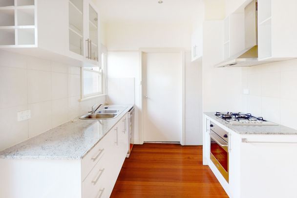 1/2 Anfield Court, Malvern East - Photo 1