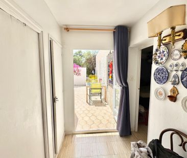 6-BEDROOM DETACHED HOUSE JUST 300 METRES FROM THE BEACH IN TORREVIEJA - Photo 4