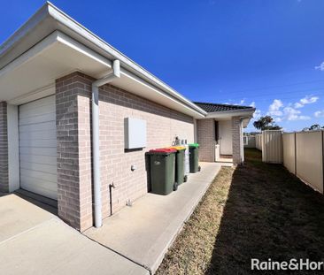 2/56 Kenny Drive, West Tamworth, NSW 2340 - Photo 1