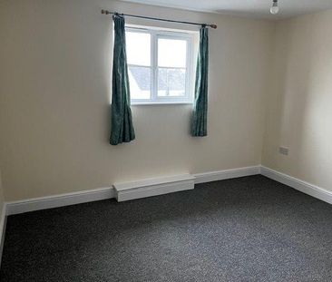 2 bedroom end of terrace house to rent - Photo 2