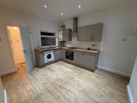 2 bedroom terraced house to rent - Photo 3