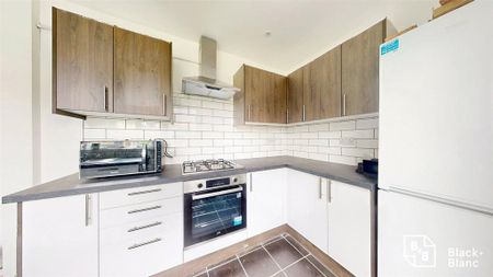 4 bedroom semi-detached house to rent - Photo 5