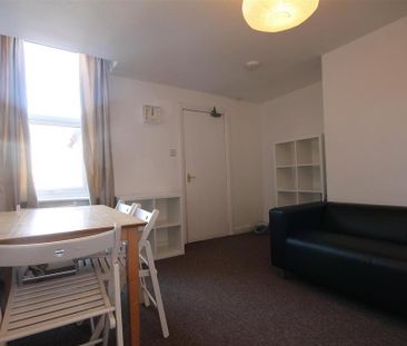 5 bedroom maisonette to rent - Photo 2