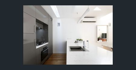 Overhauled terrace full of smart details - Photo 2