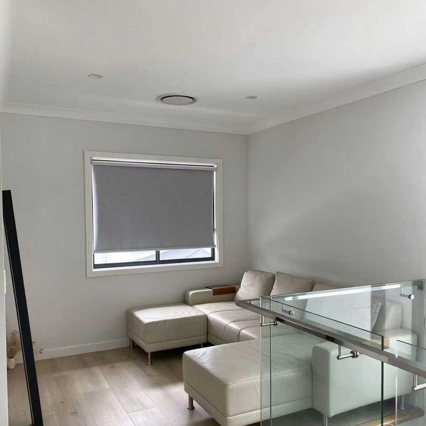 4 Years Old Spacious 4 Bed + Study + Rumpus Two-Storey Home | Ducted Aircon - Photo 1