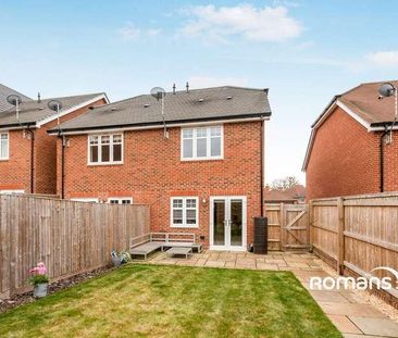 The Hedgerows, Crookham Village, Fleet, Hampshire, GU51 - Photo 4