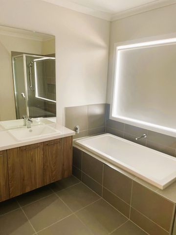 A Home That Welcomes Every Chapter! - Photo 3