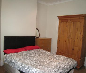 3 bedroom terraced house to rent - Photo 4