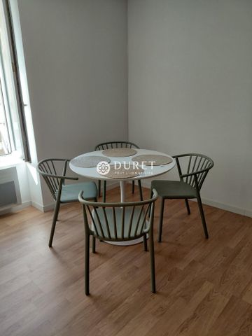 Location Appartement 4 pièces 63m² MONTAIGU VENDEE 85600 - Photo 3