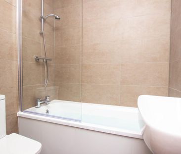 3 bedroom House To Let Total Size: 905 SQ FT - Photo 6