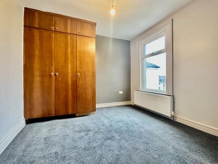 4 bedroom terraced house to rent - Photo 2