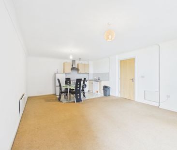 1 bedroom in Flat 42, Slough - Photo 2