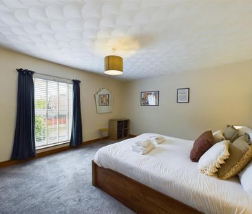 2 bedroom end of terrace house to rent - Photo 1