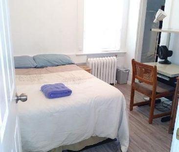One block away from Kingsway and Victoria Drive, Vancouver, British... - Photo 1