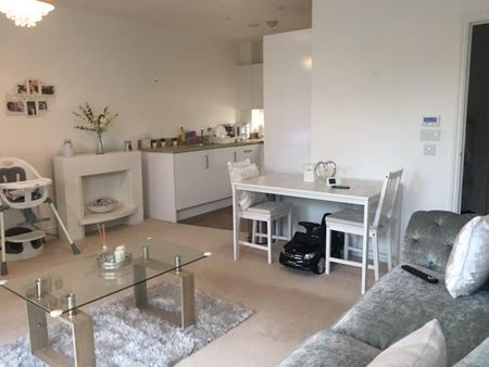 1 bedroom flat to rent - Photo 2