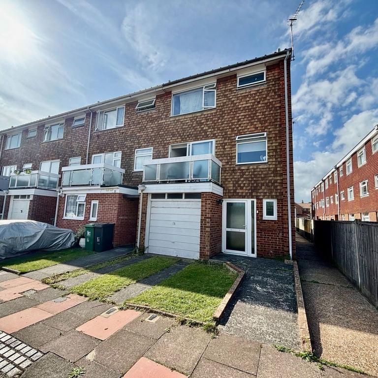3 bedroom townhouse to rent - Photo 1
