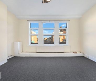 3 bedroom maisonette to rent - Photo 4