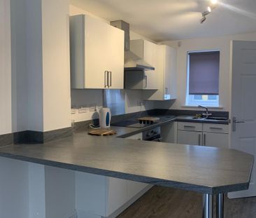 3 bedroom semi-detached house to rent - Photo 4