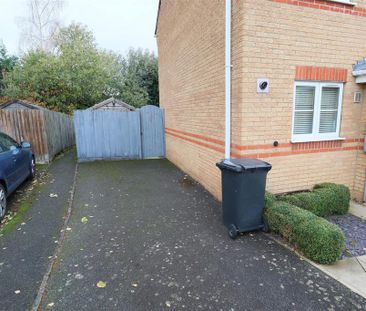 2 bedroom end of terrace house to rent - Photo 2