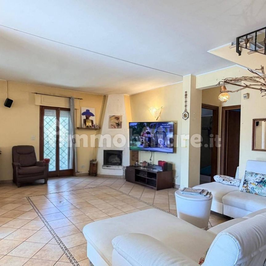 Villa unifamiliare via delle Camelie, Lido dei Pini, Anzio - Foto 1