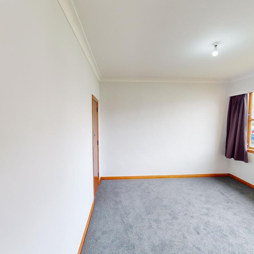 West End - 2 Bedrooms - Photo 1