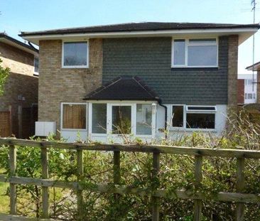 4 bedroom detached house to rent - Photo 2