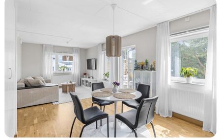 Valsta Gårdsväg, Märsta - Photo 2