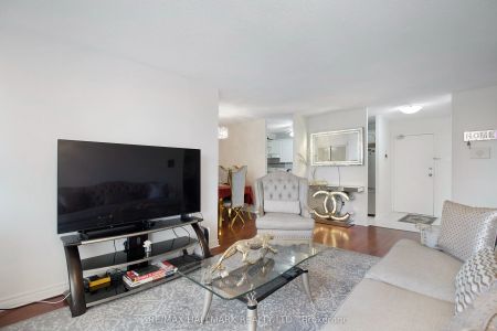 15 Torrance Road #302 - Photo 3