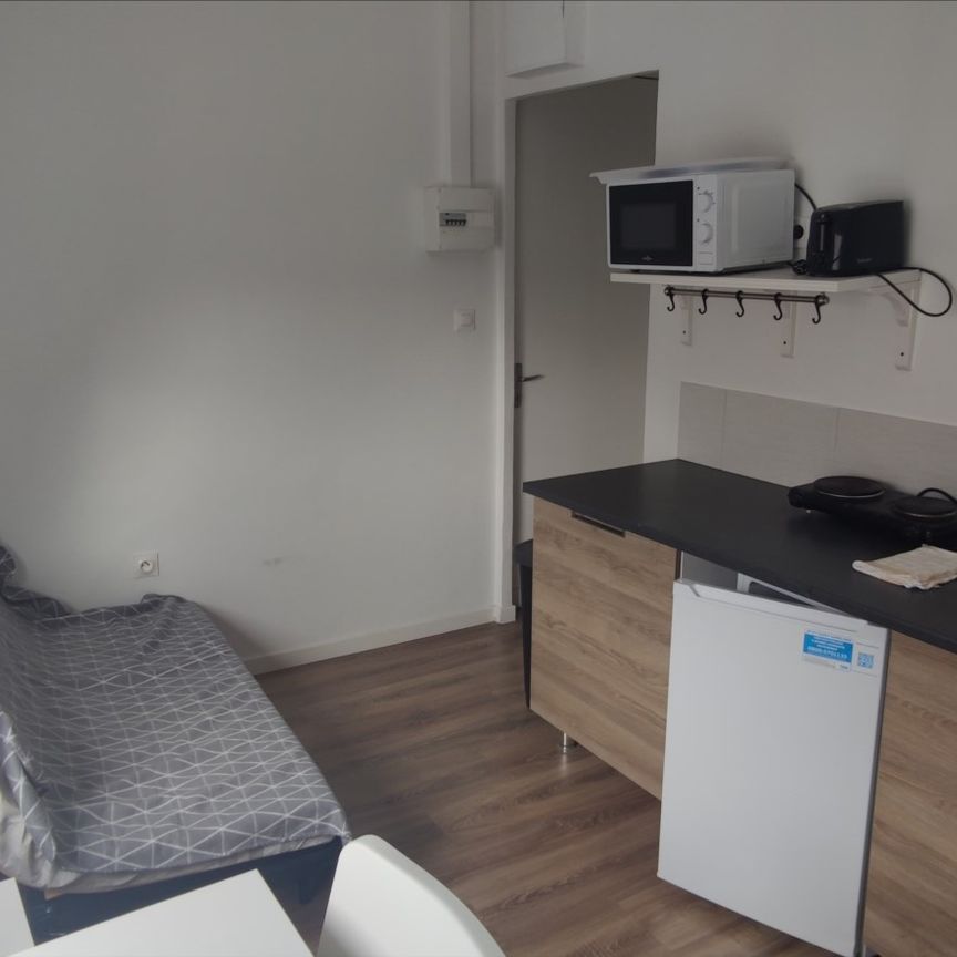 Studio Meublé 12 m² à deux pas d'Eurotéleport Roubaix. - Photo 1