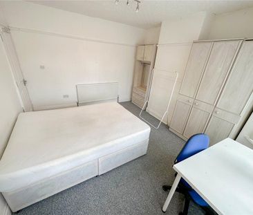 5 bedroom semi-detached house to rent - Photo 6