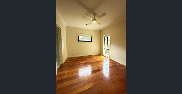 $820 PER WEEK! - Photo 1